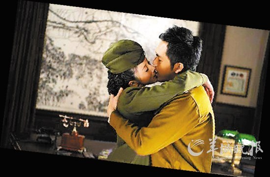 　　钟汉良在多部电视剧中都有深情吻戏