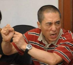   　　张艺谋：关乎声誉，范爷的律师团给我上(设计台词)(资料图片)。