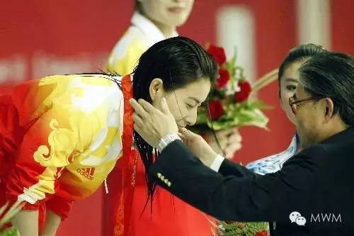 郭晶晶霍启刚:豪门夫妻一言不合就发糖