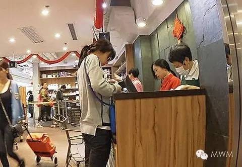 郭晶晶霍启刚:豪门夫妻一言不合就发糖