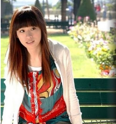 王心凌 饰 陶艾青转眼12年过去,明道台前幕后全面发展,成为圈内的隐形