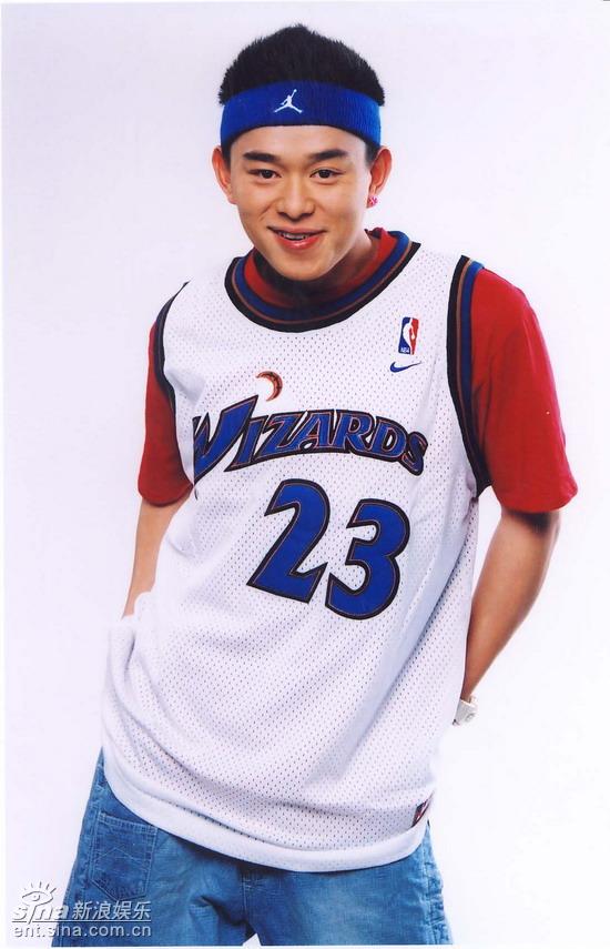 资料图片:演员钟亮精彩写真(5)