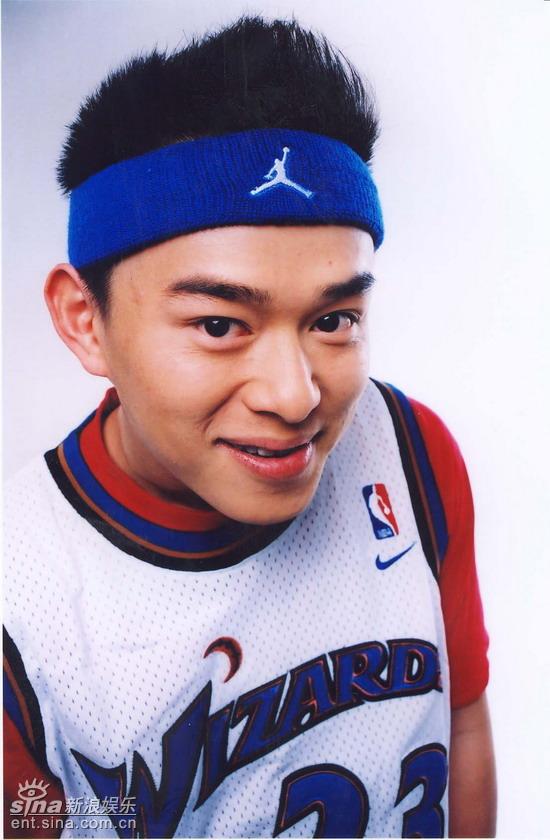 资料图片:演员钟亮精彩写真(8)