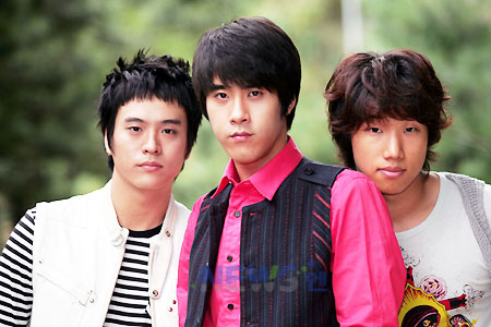 资料图片:韩国组合sg wannabe精彩写真(11)