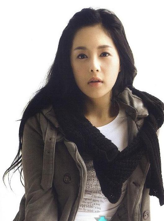 资料图片:韩国女星李英雅精彩写真(33)