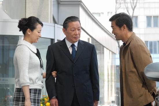 资料:三十集连续剧《想爱都难》精彩剧照(9)