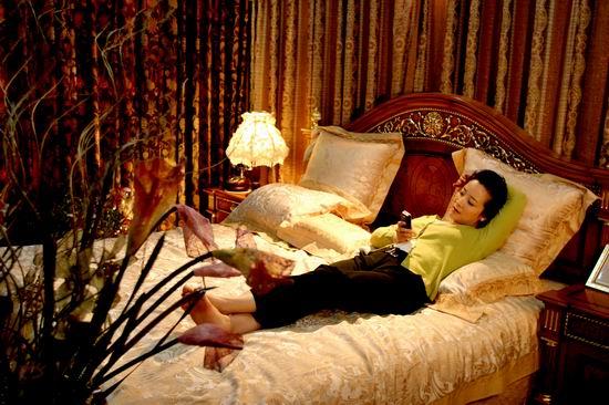 资料:三十集连续剧《想爱都难》精彩剧照(24)