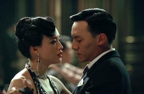 资料图片:《天堂口》剧照--舒淇张震共舞