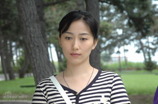 资料图片鹰与枭剧照丁柳元饰演荷花