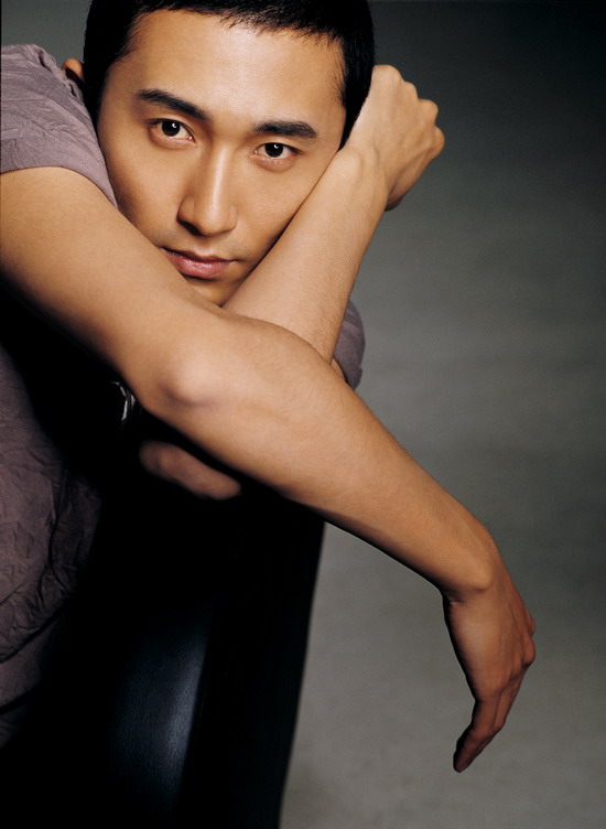 资料图片:演员陈昊写真(7)
