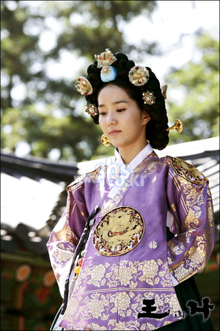 资料图片:韩剧《王和我》精彩剧照(10)