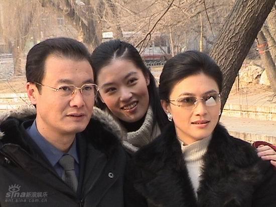 资料图片:电视剧《狂花凋落》第二批剧照(32)