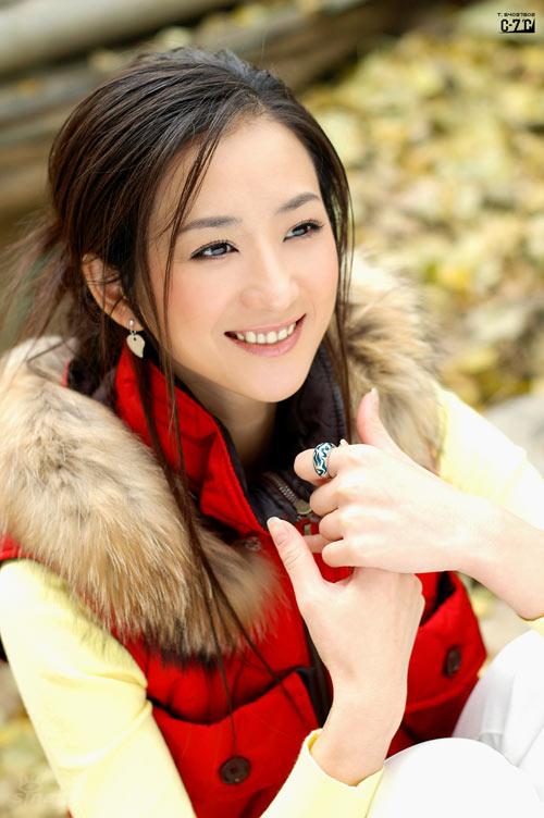 资料图片:演员李玥精彩写真(6)_影音娱乐_新浪网
