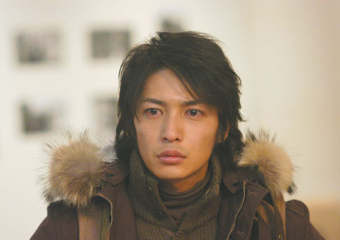 资料图片:日本电影《只是爱着你》剧照(1)