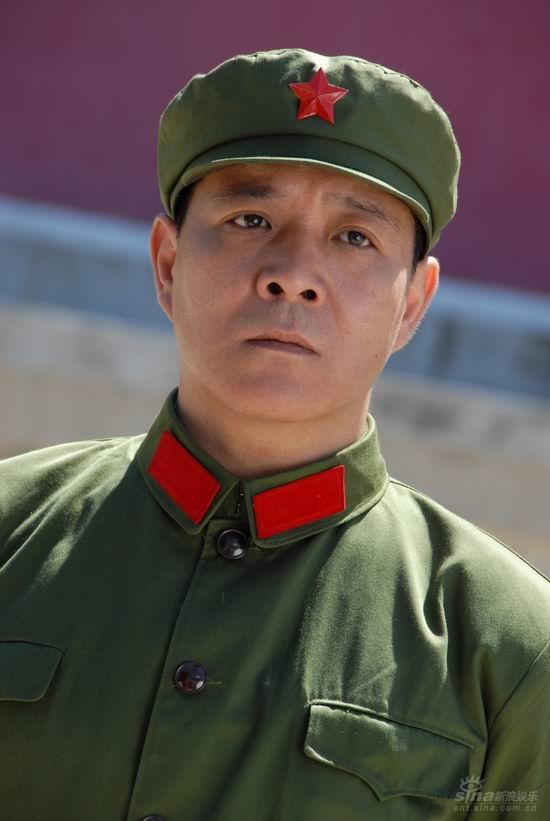 资料图片:电视剧《城的灯》--王超饰胡营长