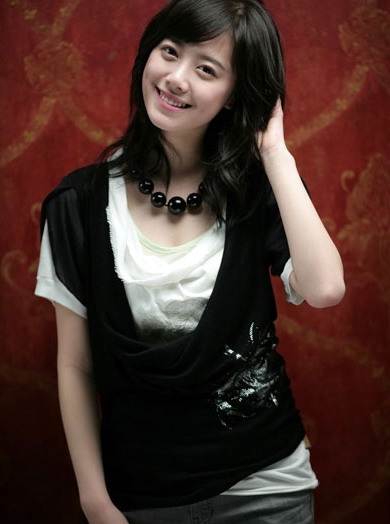 资料图片:韩国人气美少女具惠善精美写真(6)