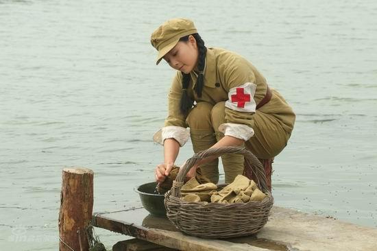 资料图片:军旅电视连续剧《高地》精彩剧照(12)