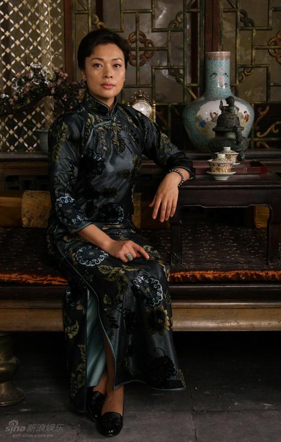 资料图片:《铁梨花》人物--史可饰李淡云(1)