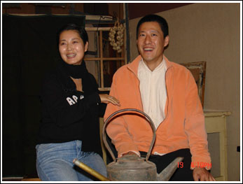 王茜华和于震在排练现场。