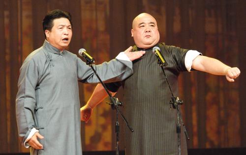 组图:侯耀文郭德纲西安演出 众笑星齐聚大舞台