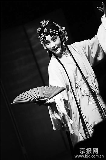 名家名士汇聚皇家粮仓共赏厅堂版牡丹亭