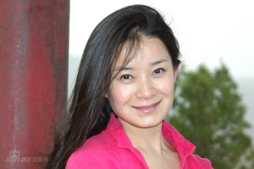 资料图片:《奇异的插曲》演员-师春玲