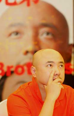 杨绍林说,找徐峥演李光头不是因为他的光头,我们看中的是他的表演功力