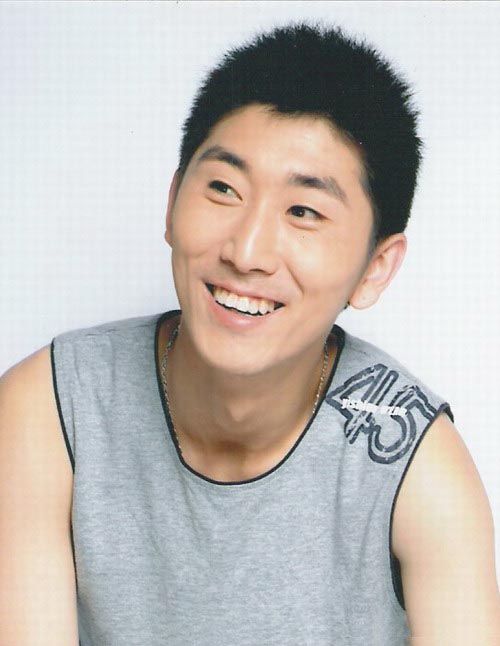 相关资料:开心麻花2008主演阵容--吴英哲