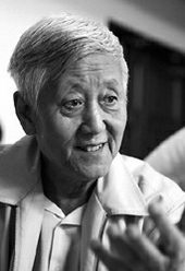 昨天，大型话剧《浮士德》导演徐晓钟接受本报记者专访。  戴焱淼