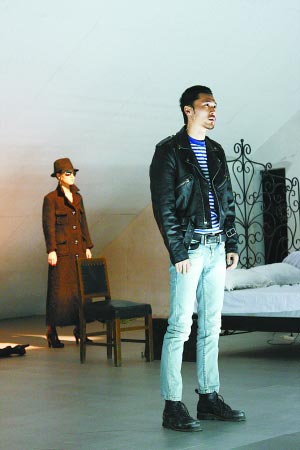 《爱比死更冷酷》剧照