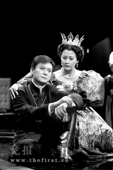 北京人艺话剧《哈姆雷特》剧照