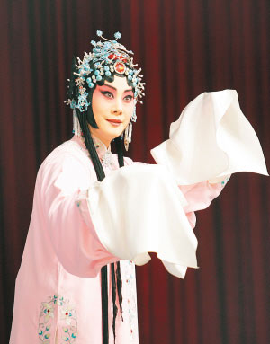 董圆圆扮演刘兰芝