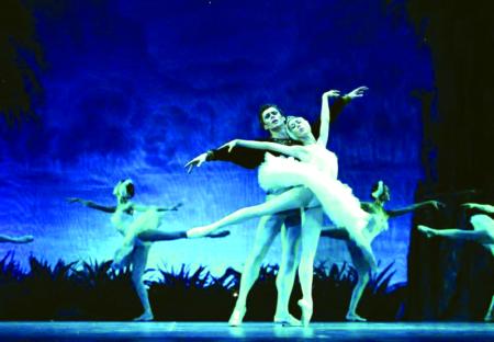 《天鹅湖》演出照