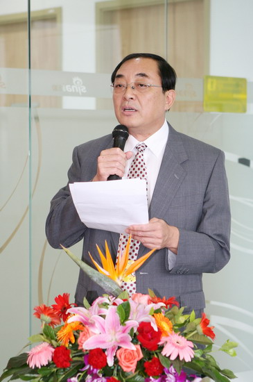 国家话剧院官网启动 院长周志强致谢新浪网(图)