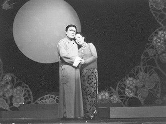 王慧莉（右）与张杏声合演《陶行知》