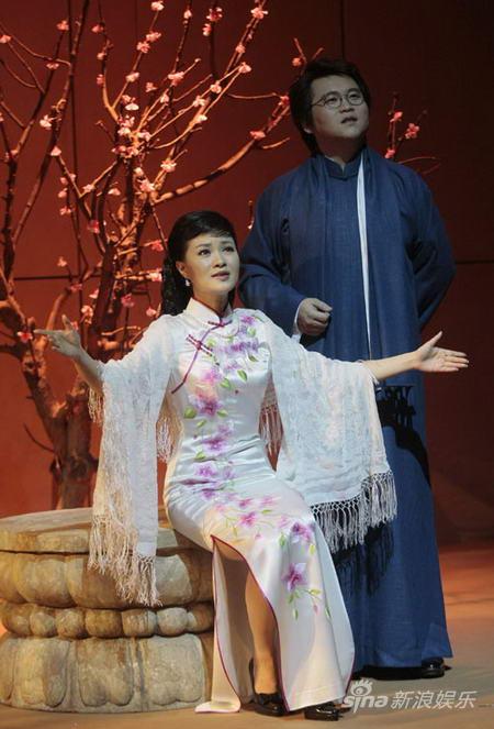 30 13:17:08 新浪娱乐 林徽因扮演着雷佳 《再别康桥》剧照 新浪娱乐