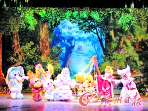 《睡美人》里一群可爱的动物唤醒公主