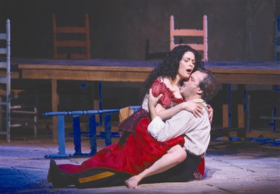 新版歌剧《卡门》演出剧照