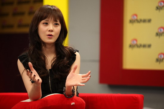 张娜拉(资料图片) 5月27日,韩国女演员张娜拉来沈录制《明星转起来》