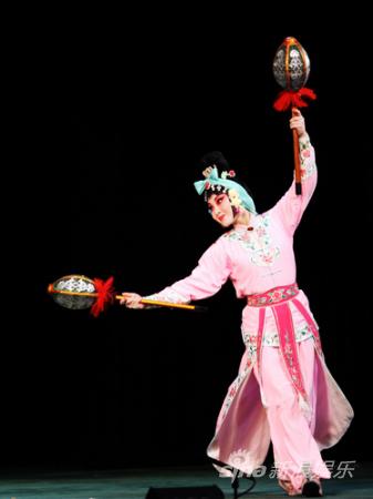 京剧演绎反转驯悍记 《三打陶三春》再登台(图)