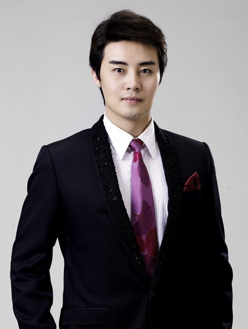 张英席演《咏别》 歌剧京剧混搭不避讳同性之爱