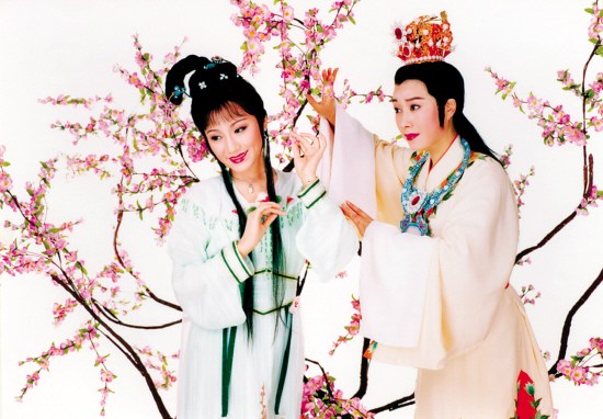 新版越剧《红楼梦》中的宝黛造型