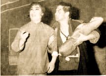 《六号门》一剧中， 左为林玉梅，饰演胡妻，右为李荣威，饰演胡二。