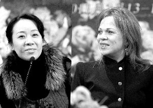 张立萍和茵瓦-穆兰（柴春霞/摄）