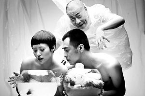 孟京辉曾将《柔软》形容为一个“疯狂的剧本”