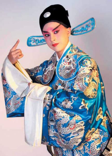 岳峰京剧扮相(图片由受访者提供)