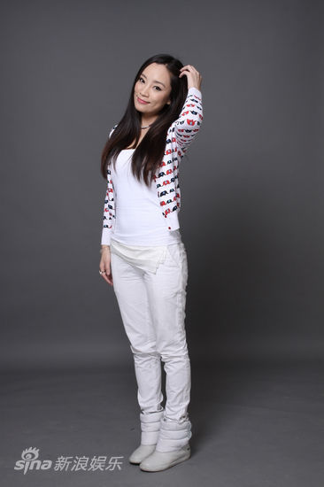 资料图片:话剧《闪婚》人物-邵路雅饰颜敏