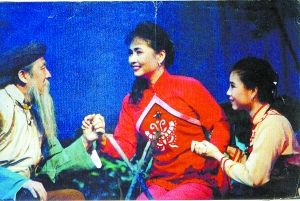 20年前彭丽媛主演《党的女儿》
