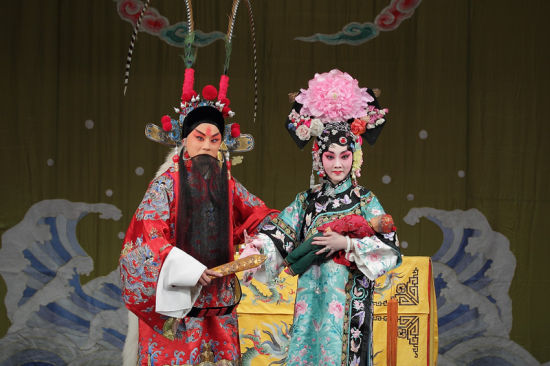 "菊坛传响"赴上海 《四郎探母》 新浪娱乐讯 9月23日,由优秀青年京剧