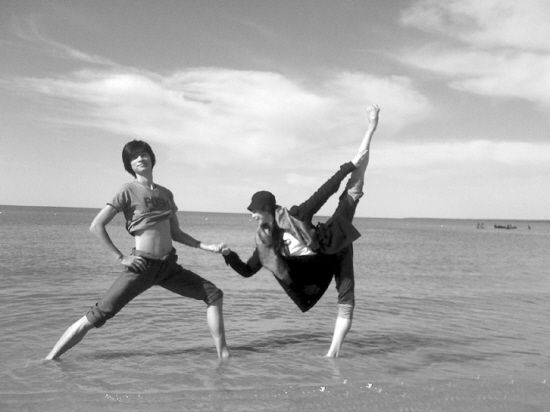 焦洋与王韵在加拿大某地海滩